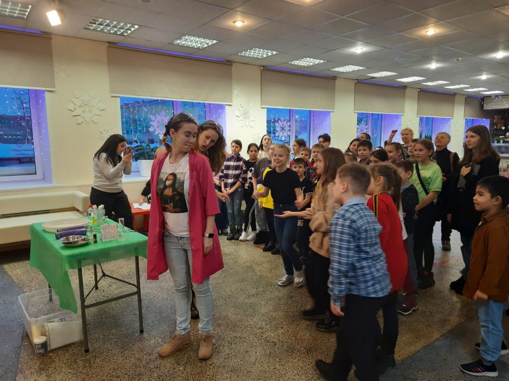 17 января в КДЦ им. Вл. Высоцкого прошла развлекательная программа ко Дню детских изобретений