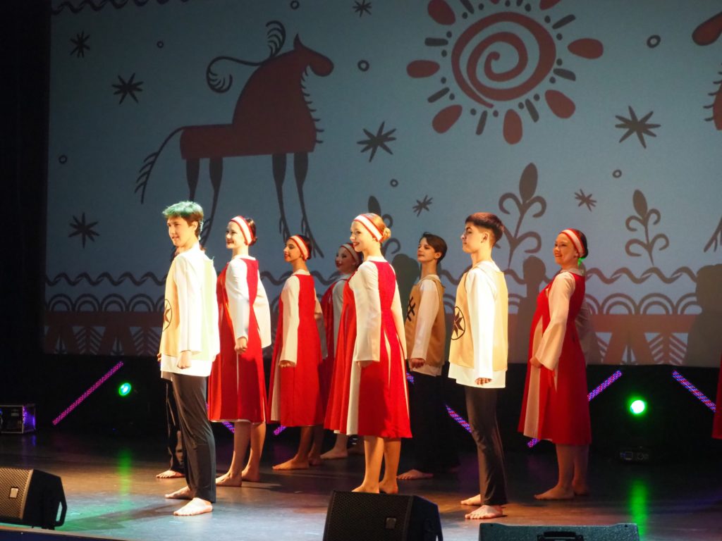 4 ноября в КДЦ им. Вл. Высоцкого состоялась праздничная программа «Норильск объединяет!», посвященная Дню народного единства
