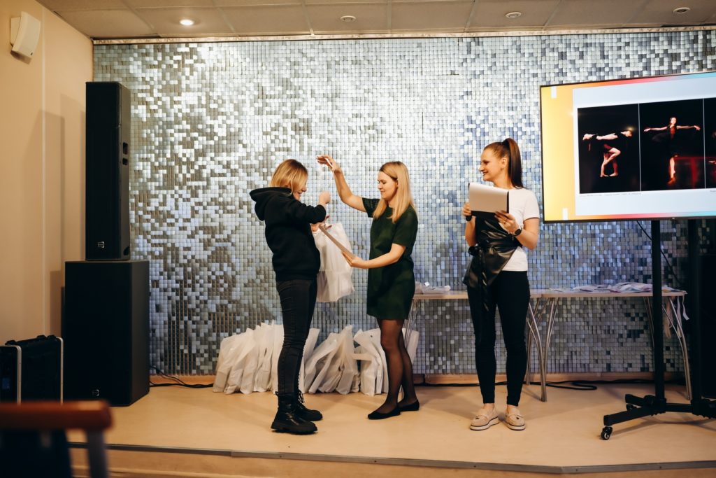 13 декабря в КДЦ прошла церемония награждения победителей городского конкурса фотографии "ФОТОДОМ-2023"