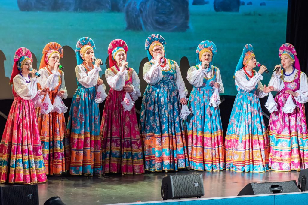 13 марта в КДЦ им. Вл. Высоцкого прошел юбилейный концерт «Аквамарина» и «Раздолья» к 20-летию их деятельности