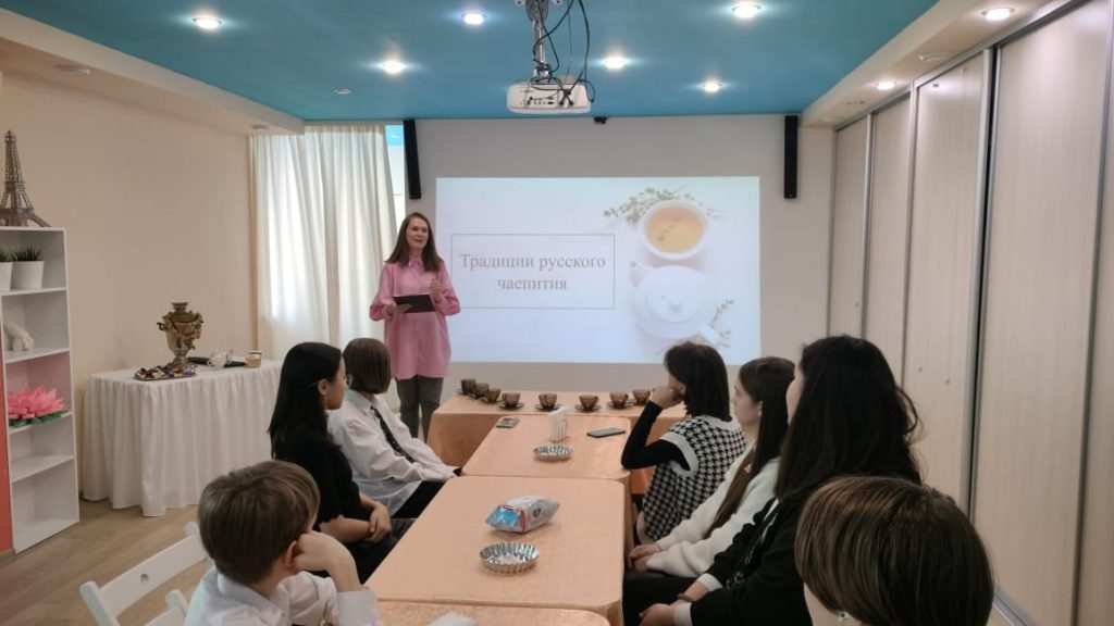 12 марта в КДЦ прошла викторина для школьников "Традиции русского чаепития"
