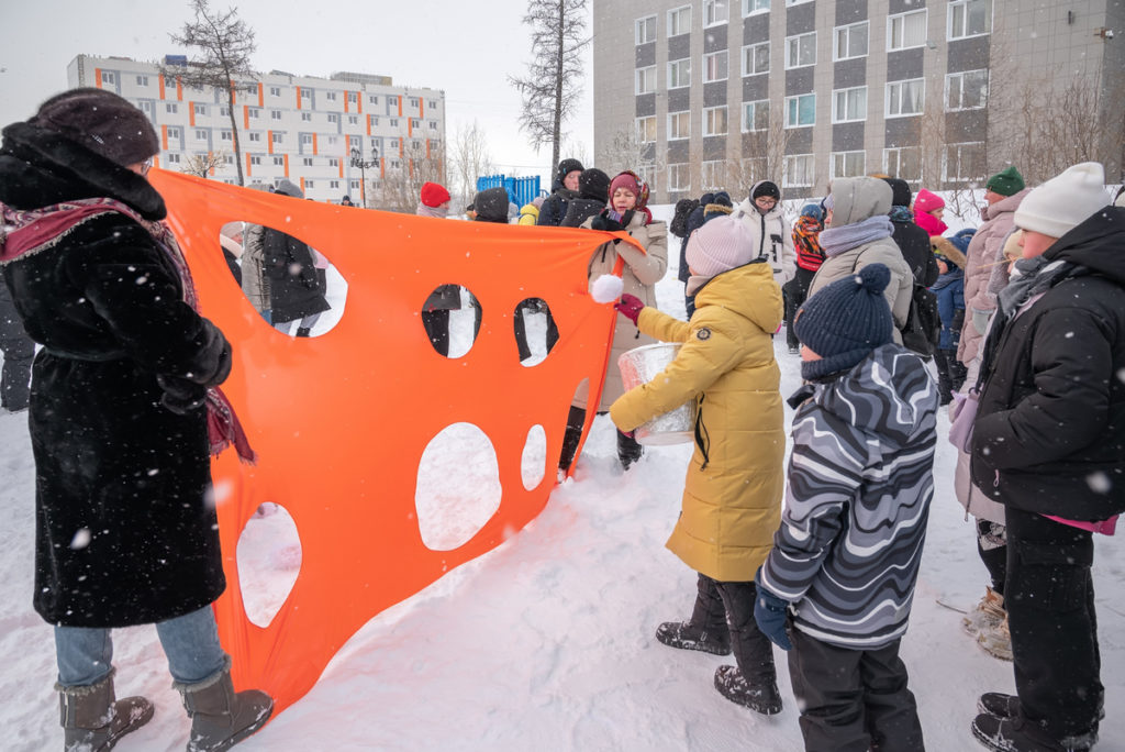 17 марта в районе Талнах на площади Горняков прошла праздничная программа «Прощай, Масленица!»