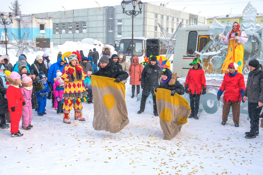 17 марта в районе Талнах на площади Горняков прошла праздничная программа «Прощай, Масленица!»