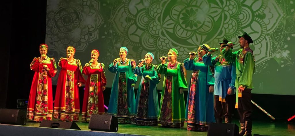01 октября в КДЦ им. Вл. Высоцкого состоялась праздничная программа «Душа поет, танцует осень», посвященная Международному дню пожилого человека
