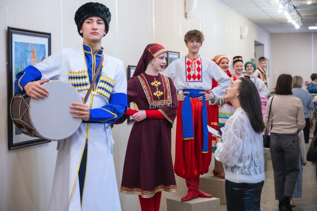 4 ноября в КДЦ состоялась праздничная программа «В единстве наша сила!», посвящённая Дню народного единства